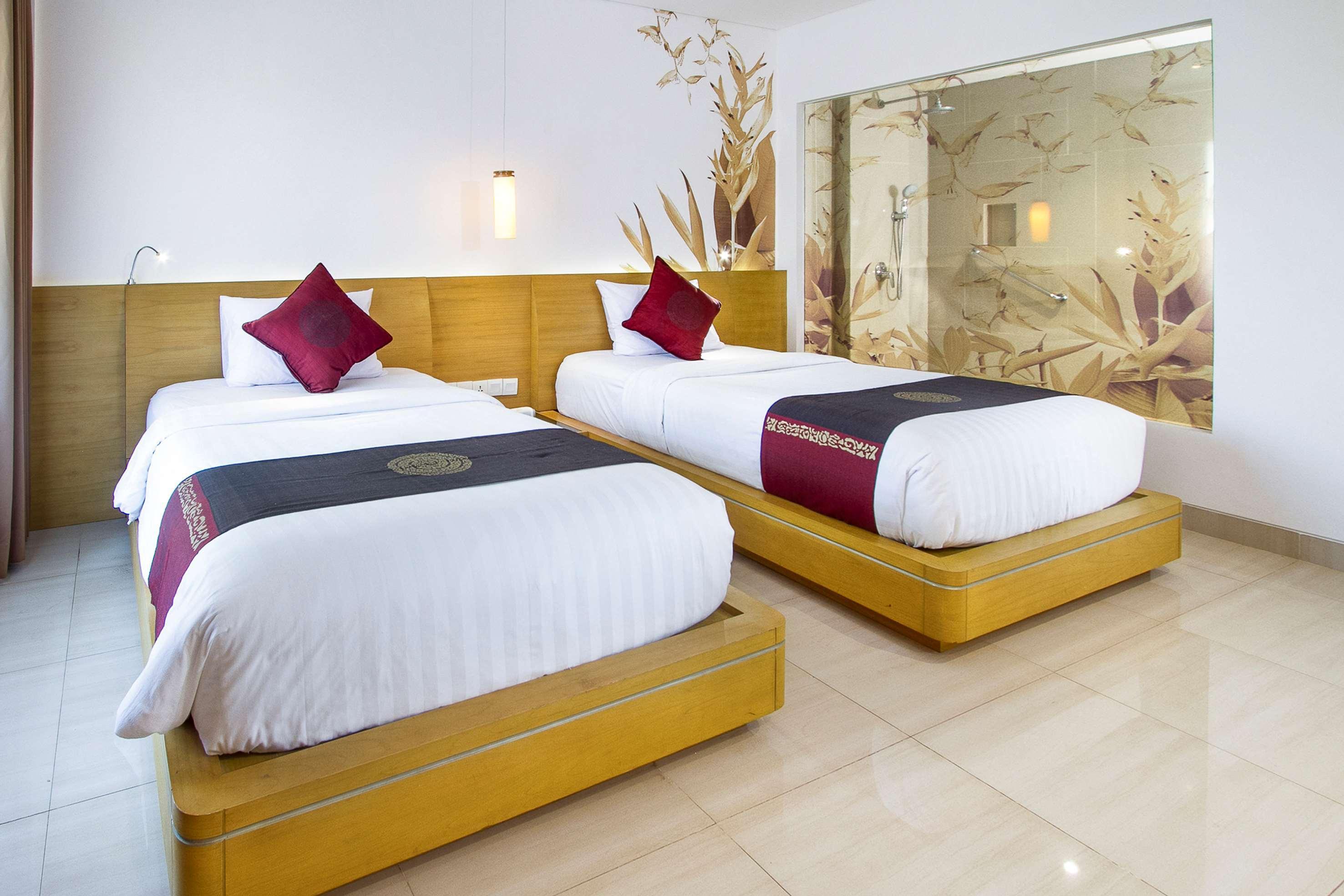Hotel Kuta Club 4*